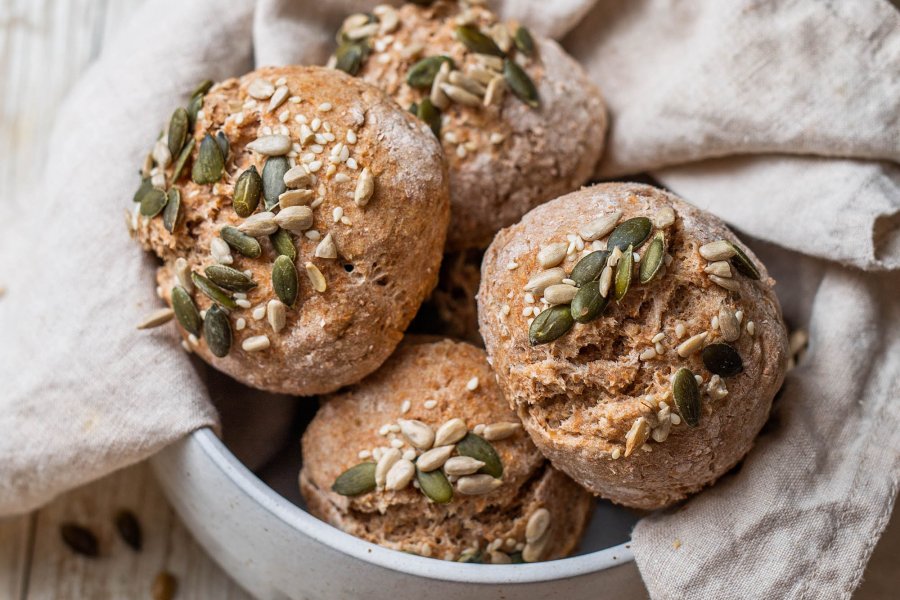 Two-Ingredient Vegan Wholemeal Spelt Bread Rolls