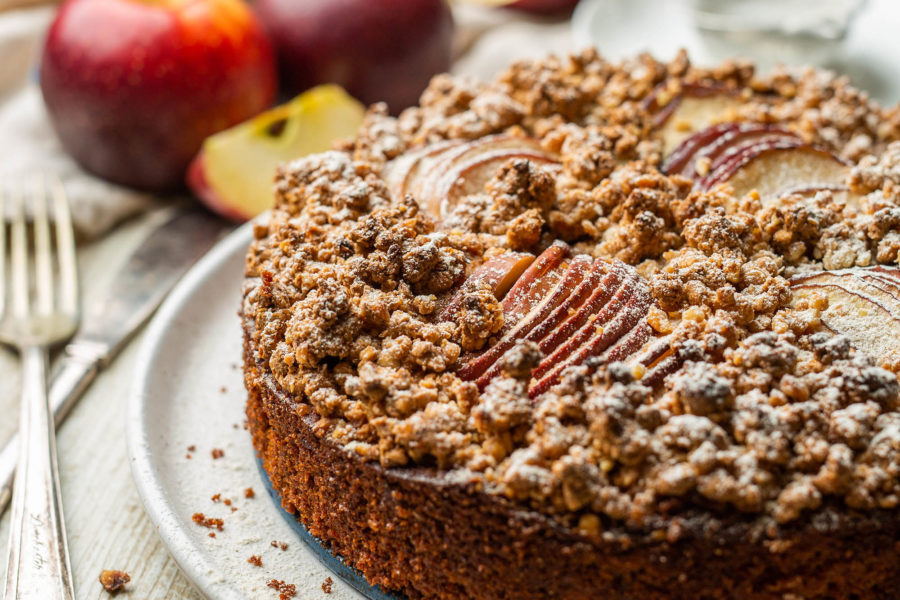 Vegan Apple Walnut Crumble Cake